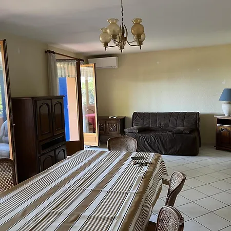 Jolie Maison Proche De La *